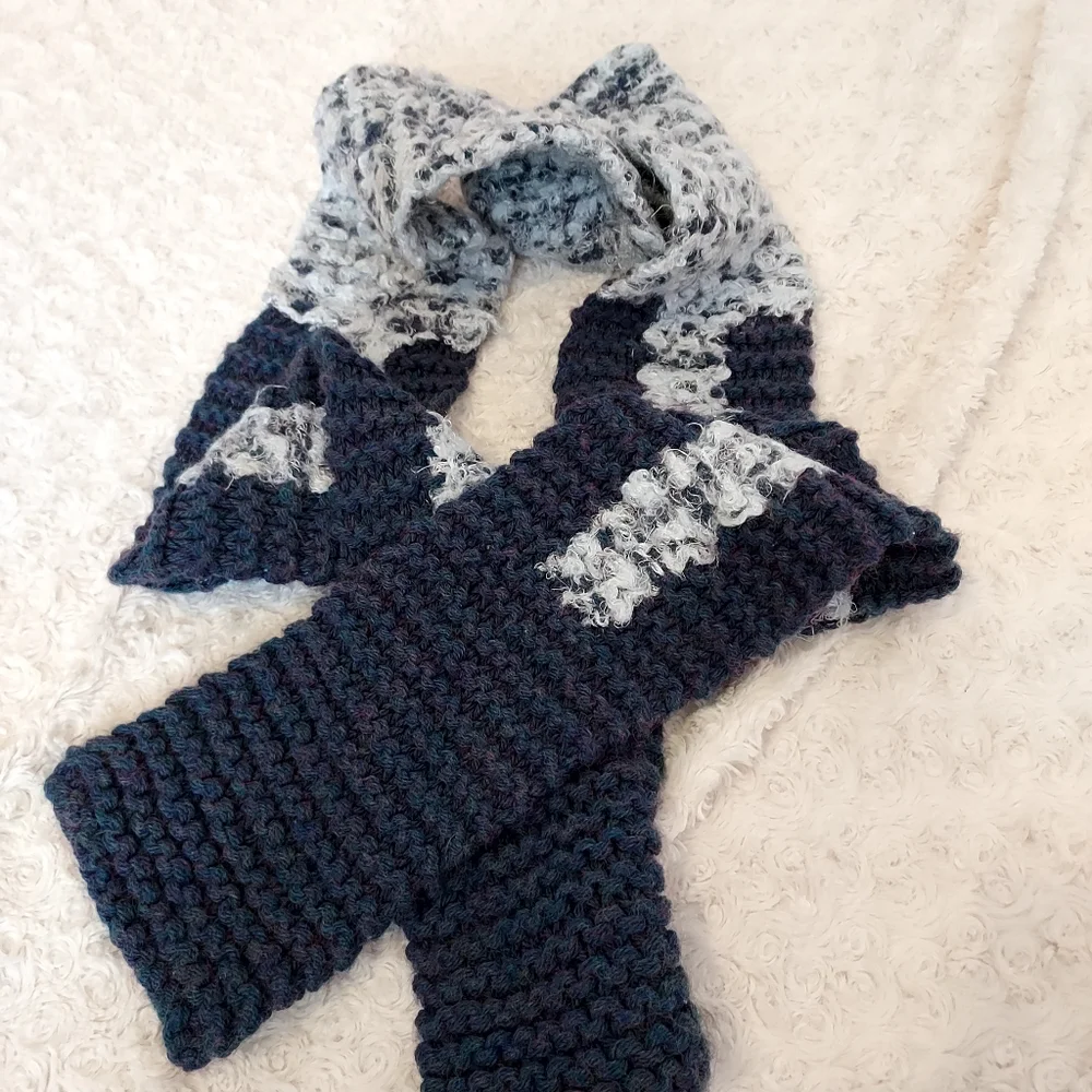 Warm Cozy Chunky Hand Knit Blue & White Marbled Colorblock scarf 78